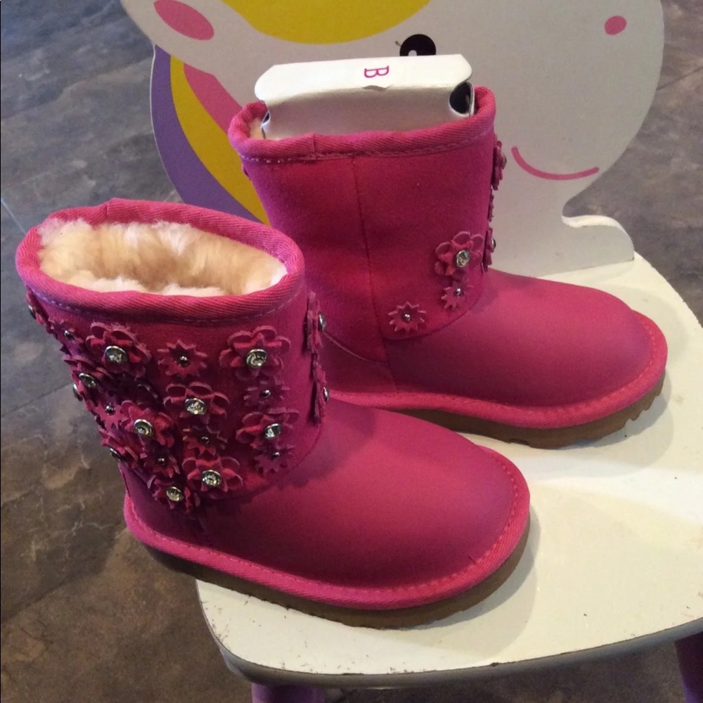 ❌❌SOLD❌❌NWOB toddler pink Azalea ugg classic petal